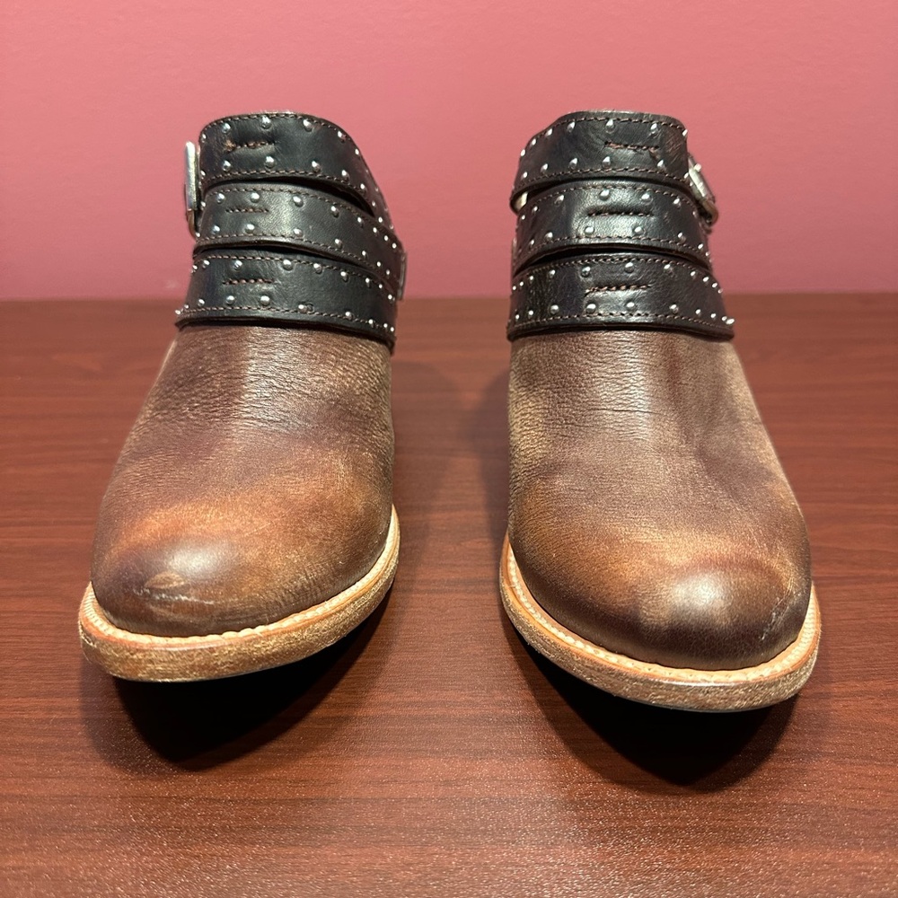 Freebird by Steven Frontier! Brown Leather Mules with Black Studded Straps